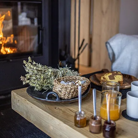 Azanias Appartement *