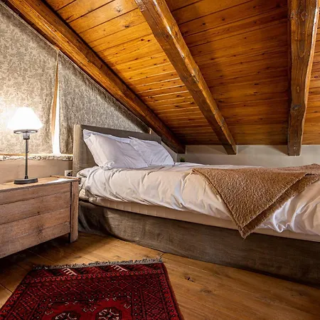 Azanias Apartament